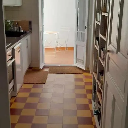 Hébergement de vacances Centre Ville, 4 Personnes, Parking Gratuit