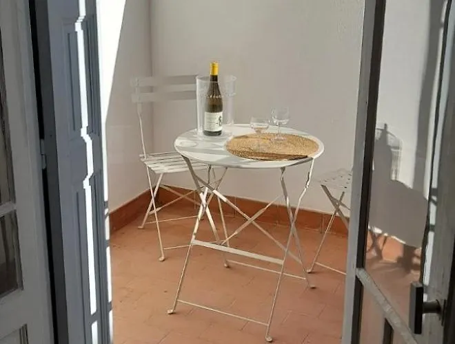 Centre Ville, 4 Personnes, Parking Gratuit